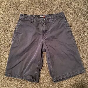 Quiksilver Mens flat front chino shorts size 29